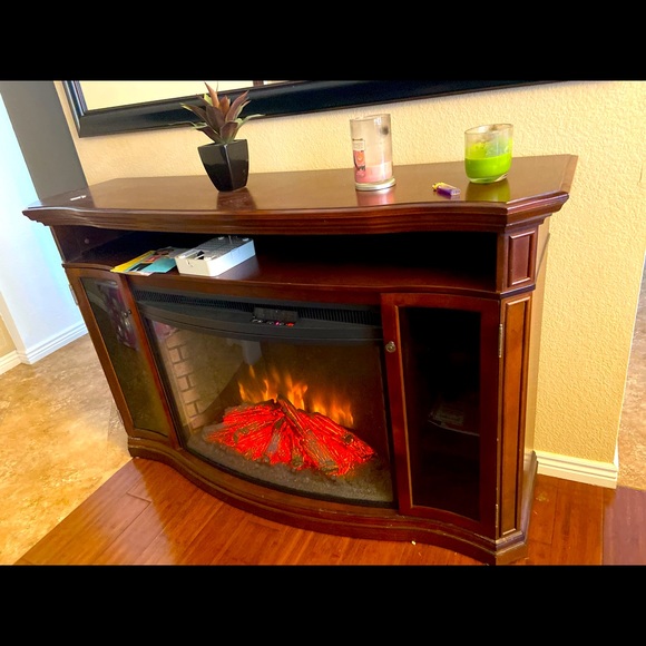 Fireplace - Picture 1 of 1